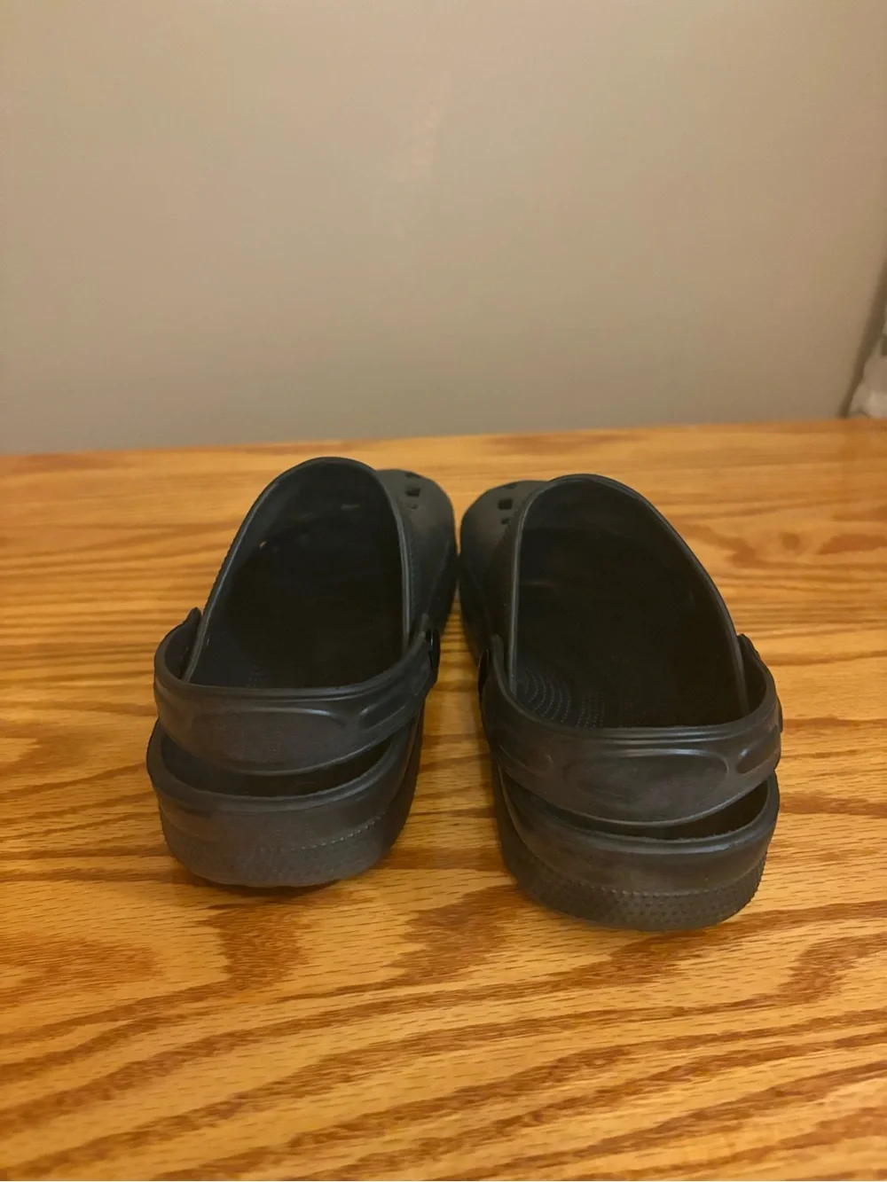 Black Lightweight Foam Clogs Slip-On Shoes Size 5/6